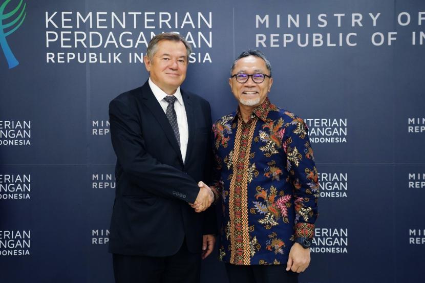Menteri Perdagangan RI Zulkifli Hasan bertemu dengan Menteri Integrasi dan Ekonomi Makro Komisi Ekonomi Eurasia, Sergei Glazyev di Jakarta, pada Jumat (27/1/2023).