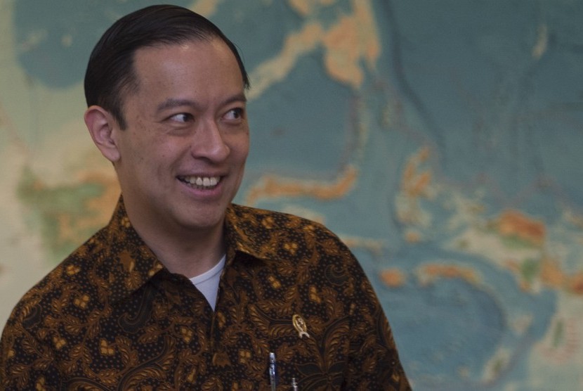 Menteri Perdagangan Thomas Lembong memberi keterangan pers mengenai hasil kunjungannya bersama presiden Joko Widodo ke Timur Tengah beberapa waktu lalu di Kementerian Perdagangan, Jakarta, Rabu (16/9).