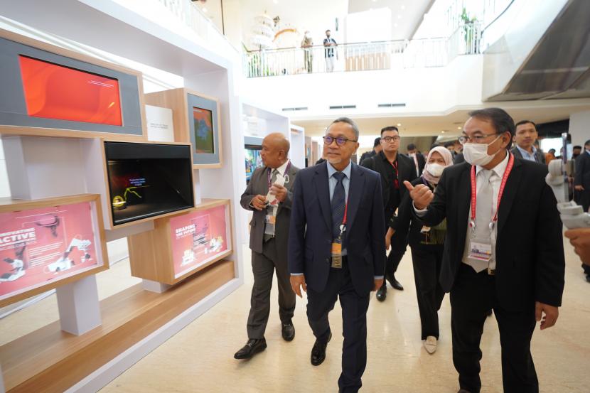 Menteri Perdagangan Zulkifli Hasan menyatakan pameran side event dalam perhelatan Konferensi Tingkat Tinggi (KTT) G20 bertajuk “Pride of Indonesia” menjadi pembuktikan keunggulan dan kebanggaan produk karya anak bangsa. 