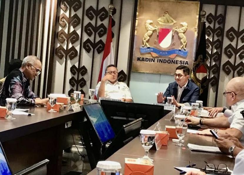 Menteri Perdagangan Zulkifli Hasan saat berdialog bersama pelaku usaha di Kadin Indonesia, Selasa (19/7/2022).