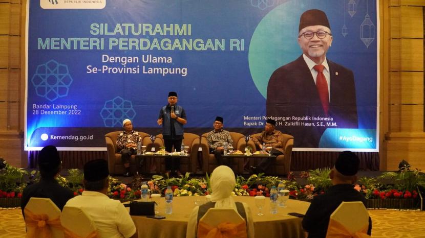 Menteri Perdagangan Zulkifli Hasan saat menghadiri dialog bersama ulama se-Lampung, Rabu (28/12/2022).