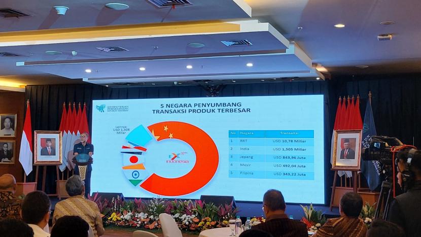 Menteri Perdagangan, Zulkifli Hasan saat menyampaikan capaian transaksi selama gelaran Trade Expo Indonesia 2022 di Kementerian Perdagangan, Jakarta, Kamis (22/12/2022). 