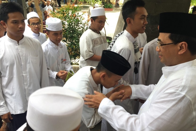 Menteri Perhubungan, Budi Karya mengunjungi pesantren Daarul Quran, Ketapang, Tangerang.