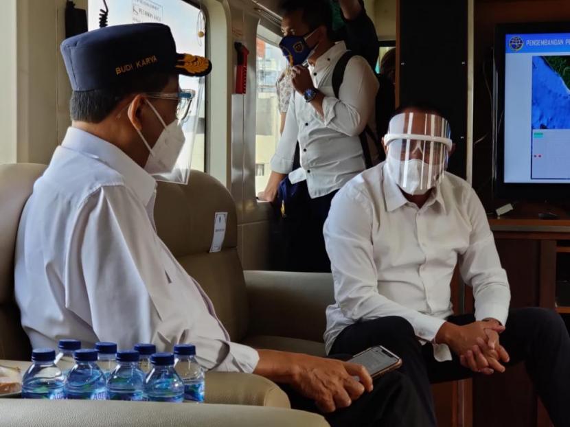Menteri Perhubungan Budi Karya Sumadi  melakukan kunjungan kerja serta meninjau sarana dan prasarana transportasi di Provinsi Sumatera Utara, Medan, Sabtu (7/11).