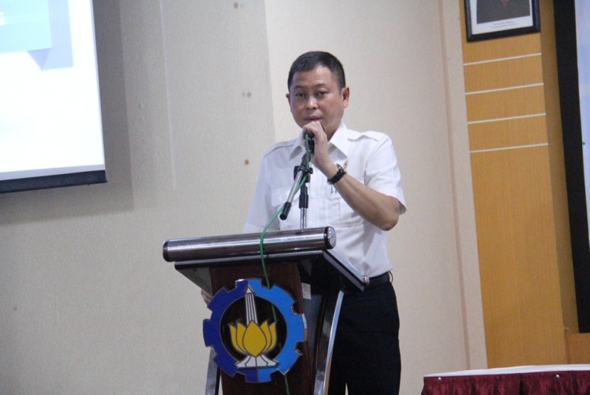 Menteri Perhubungan, Ignasius Jonan, melakukan lawatan ke ITS, Surabaya, Jumat (27/5). 