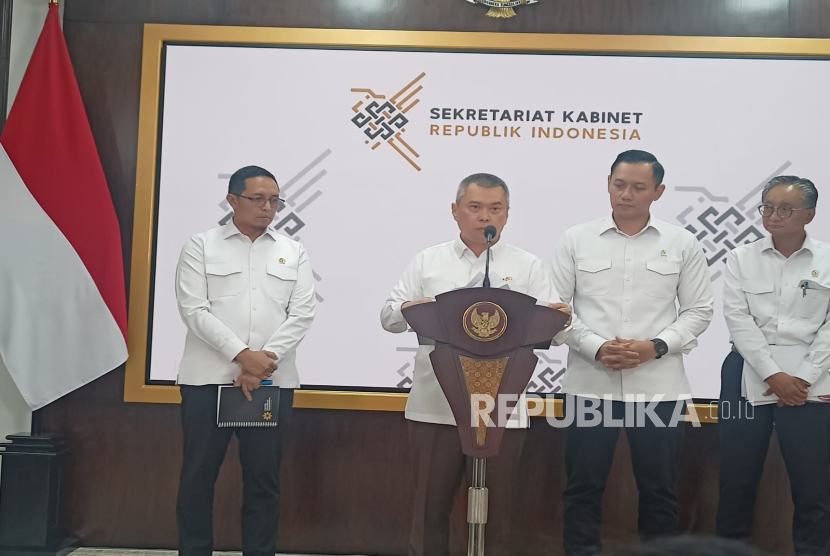 Menteri Perhubungan (Menhub) Dudy Purwagandhi di Kompleks Istana Kepresidenan, Jakarta Pusat, Senin (16/12/2024).