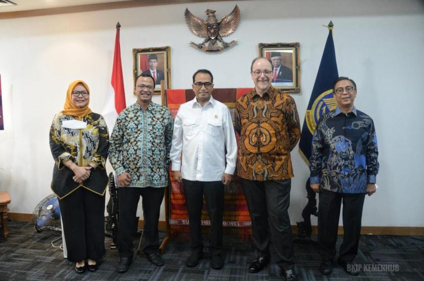 Menteri Perhubungan Republik Indonesia, Budi Karya Sumadi melakukan pertemuan dengan Duta Besar Kerajaan Spanyol untuk Indonesia Francisco de Asis Aguilera Aranda, 