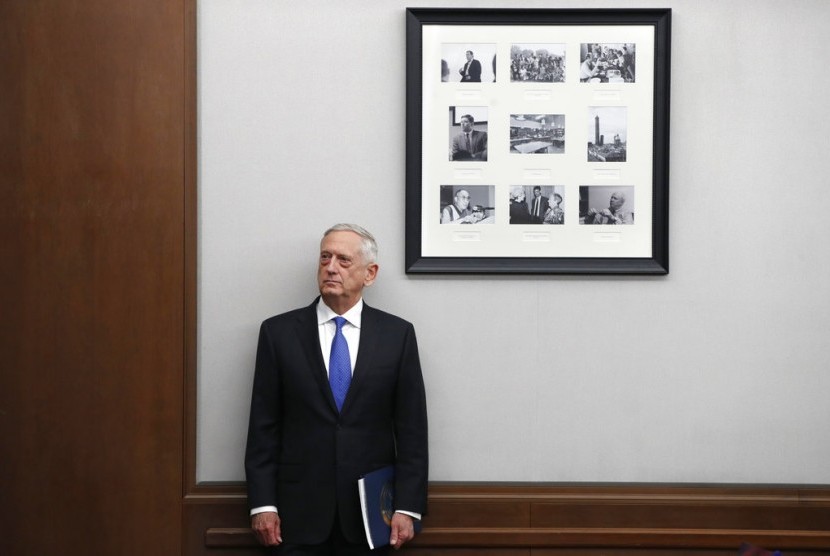 Menteri Pertahanan AS James Mattis, Jumat (19/1).