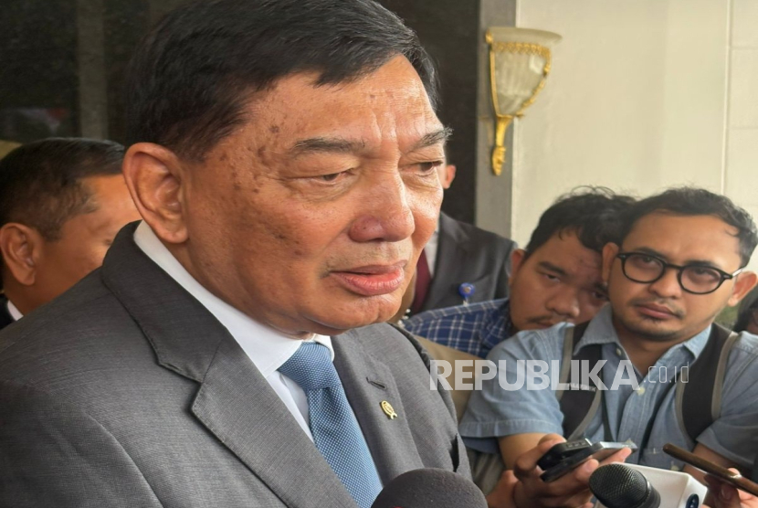 Menteri Pertahanan (Menhan) RI Sjafrie Sjamsoeddin di kantor Kemenhan, Jakarta Pusat, Selasa (5/8/2025). 