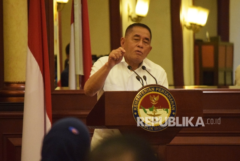 Defense Minister Ryamizard Ryacudu said he had not received any report about plot against the government related to planned rally on Dec. 2 by Islamic organizations demanding the arrest of Jakarta Governor Basuki Tjahaja Purnama (Ahok) for alleged blasphemy. 