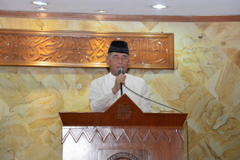 Menteri Pertahanan (Menhan) Ryamizard Ryacudu mengadakan acara buka puasa bersama di Masjid At Taqwa Kementerian Pertahanan, Jakarta.