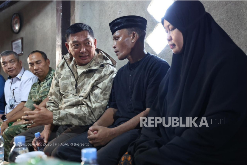 Menhan dan Dirut ASABRI Kunjungi Keluarga Prajurit Gugur: Negara Hadir untuk Pejuang Bangsa
