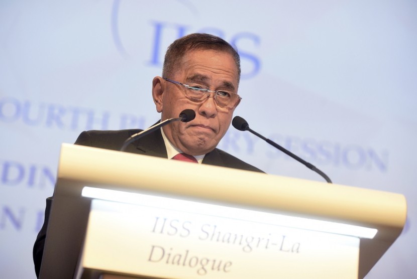 Menteri Pertahanan RI Ryamizard Ryacudu berpidato di 16th International Institute for Strategic Studies Shangri-la Dialogue (IISS) pada Konferensi Keamanan Asia, 4 Juni 2017, di Singapura. 