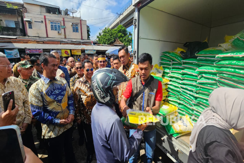 Menteri Pertanian Amran Sulaiman menegaskan pemerintah memastikan ketersediaan bahan pangan yang mencukupi. 