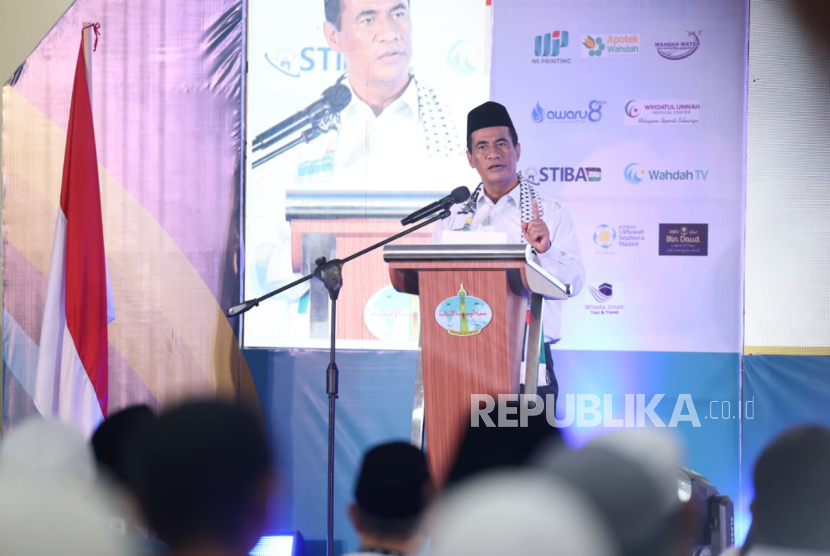 Menteri Pertanian Amran Sulaiman menghadiri Silatnas 2025 dan Mukernas XVIII Wahdah Islamiyah di Asrama Haji Embarkasi Makassar, Sabtu (15/11/2025).