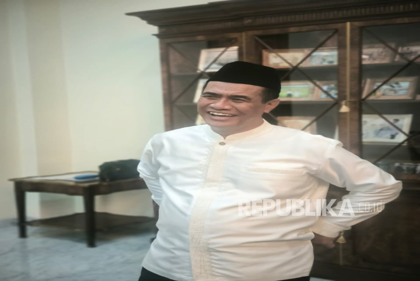 Amran Laporkan Penindakan Penyelundupan Beras dan Minyak Goreng Ilegal di Batam