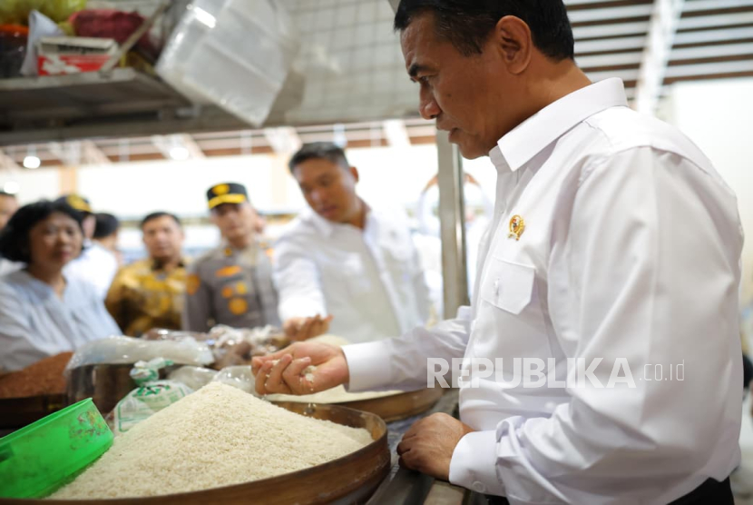 Mentan Amran: Harga Beras di Pasar Legi Solo Stabil dan di Bawah HET