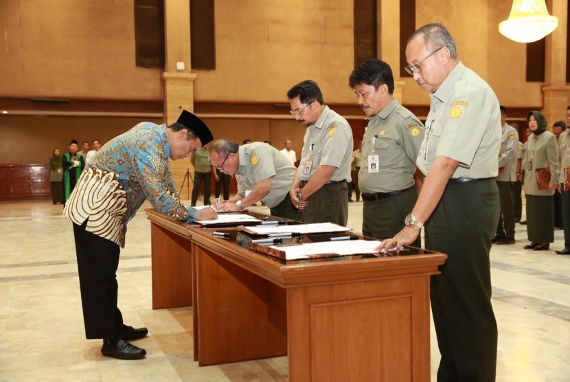 Menteri Pertanian, Andi Amran Sulaiman melantik 22 pejabat Kementerian Pertanian yang terdiri dari delapan Eselon I dan 14 Eselon II, Senin (4/2).