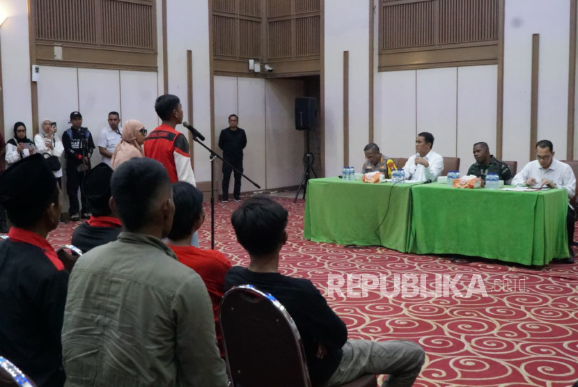 Menteri Pertanian (Mentan) Andi Amran Sulaiman  menuntaskan semua aspirasi yang disampaikan oleh petani Indramayu di Kantor Pusat Kementerian Pertanian (Kementan), Rabu (24/9/2025). 