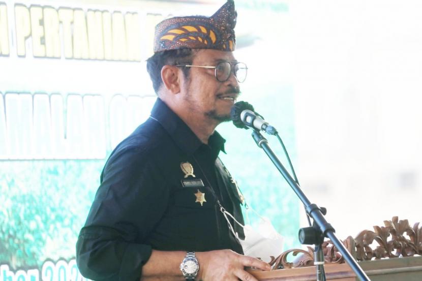 Menteri Pertanian (Mentan) Syahrul Yasin Limpo bersama Anggota Komite II DPD RI Daerah Pemilihan Jawa Barat, Amang  Syafruddin, melakukan kunjungan kerja di Kabupaten Karawang, Jawa Barat, Rabu (15/12).