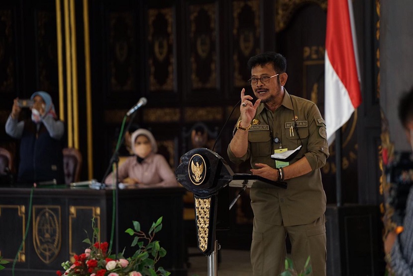 Menteri Pertanian (Mentan) Syahrul Yasin Limpo membuka kegiatan Bimbingan Teknis (Bimtek) Petani Milenial di Kabupaten Jombang, Jawa Timur, Sabtu, (27/3). Dalam acara ini, Mentan menyampaikan 5 pesan penting sebagai acuan dalam membangun pertanian masa depan.