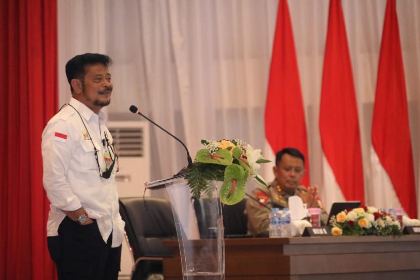 Menteri Pertanian (Mentan) Syahrul Yasin Limpo meminta semua pihak yang terlibat dalam proses penyerapan gabah giling di masa panen raya 2021 untuk tetap fokus dalam menjalankan tugas. 
