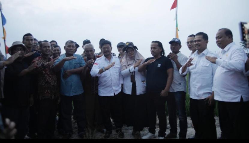 Menteri Pertanian (Mentan) Syahrul Yasin Limpo (SYL) mengajak para petani di Kabupaten Serdang Bedagai, Sumatera Utara, untuk memanfaatkan KUR.