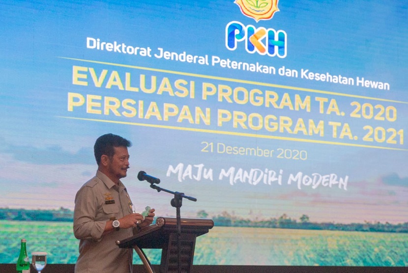 Menteri Pertanian RI (Mentan RI) Syahrul Yasin Limpo (SYL) saat memberikan arahan pada Rapat Evaluasi Program/Kegiatan 2020 dan Persiapan Pelaksanaan Kegiatan 2021 lingkup Direktorat Jenderal Peternakan dan Kesehatan Hewan (Ditjen PKH), Senin (21/12) di Bekasi, Jawa Barat. 