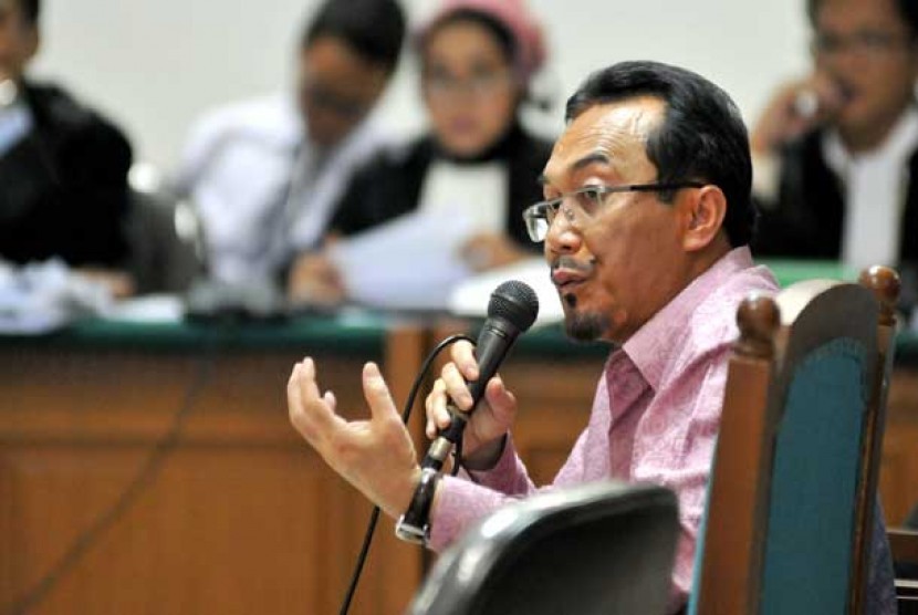 Menteri Pertanian Suswono hadir dalam persidangan di pengadilan Tipikor, Jakarta, Jumat (17/5). 