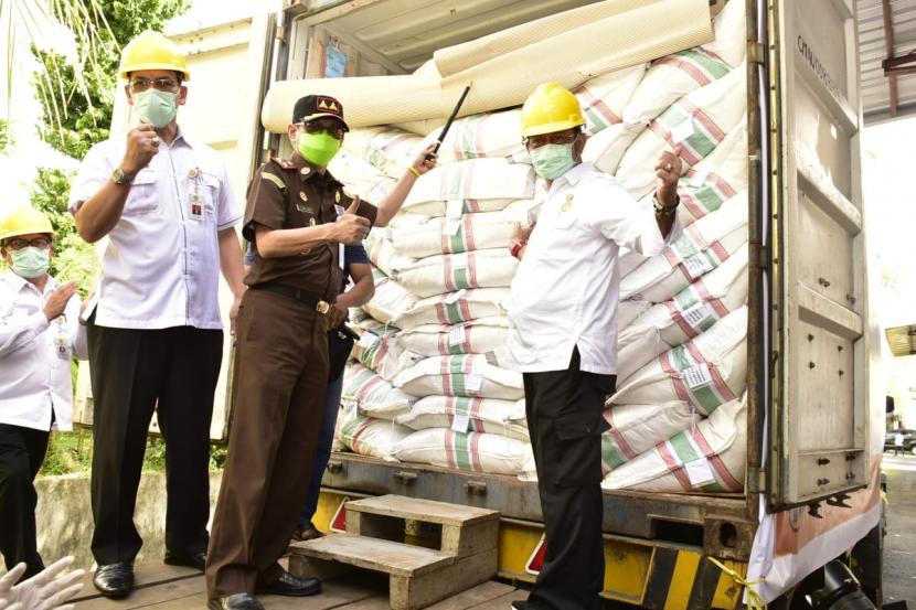 Menteri Pertanian Syahrul Yasin Limpo melepas ekspor komoditas pertanian yang dihasilkan para petani Sulawesi Utara ke 11 negara. 