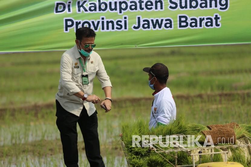 Menteri Pertanian Syahrul Yasin Limpo menghadiri acara Gerakan Percepatan Olah Tanah (GPOT di Desa Ciberes, Kecamatan Patokbeusi Kabupaten Subang, Sabtu (6/06/20).