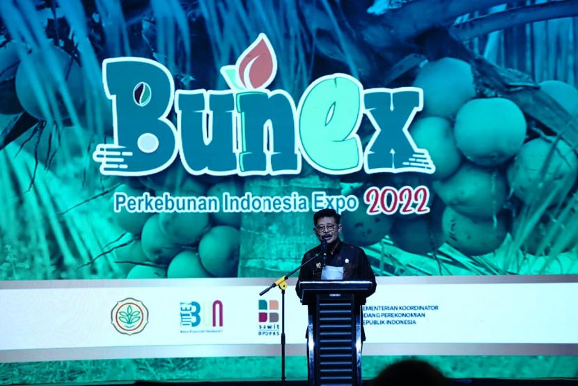 Menteri Pertanian Syahrul Yasin Limpo menghadiri Perkebunan Indonesia Expo (Bunex 2022) yang digelar Ditjen Perkebunan Kementan di Hall B JCC Senayan, Rabu, 21 Desember 2022. Mentan menargetkan ekspor produk perkebunan Indonesia meningkat hingga mencapai Rp 100 triliun lebih di tahun mendatang.