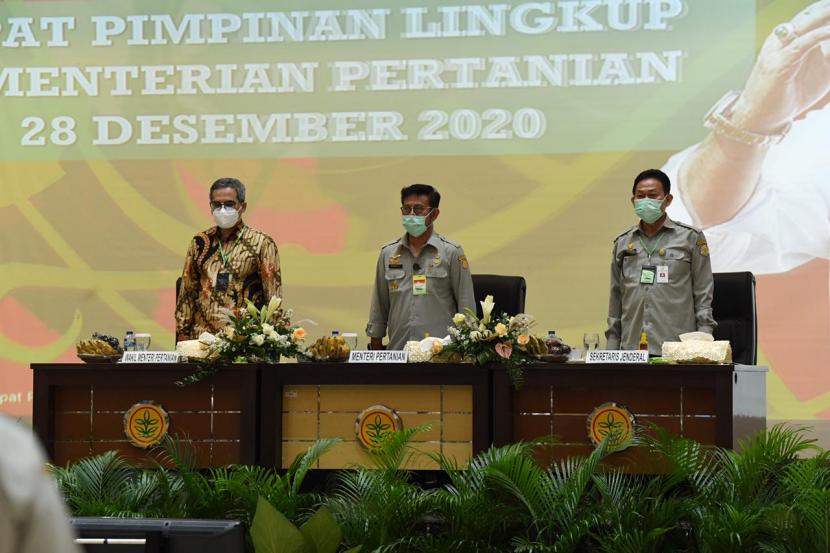 Menteri Pertanian Syahrul Yasin Limpo (Mentan SYL) meminta seluruh jajaran Kementerian Pertanian (Kementan) untuk benar-benar fokus menyukseskan seluruh program pada tahun 2021. Hal ini sekaligus menjadi kunci untuk menjawab setiap harapan dan kebutuhan rakyat dan petani Indonesia.