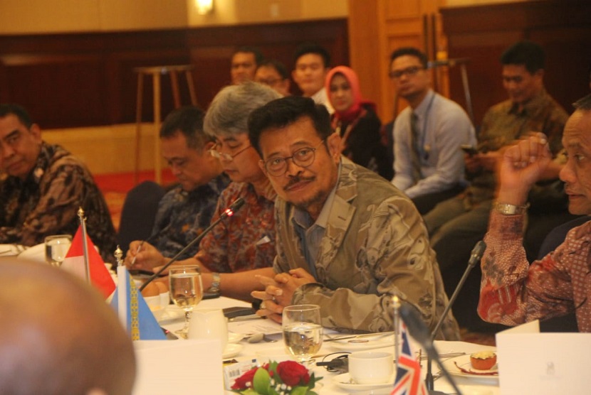 Menteri Pertanian Syahrul Yasin Limpo  pada acara Breakfast Meeting bersama kepala perwakilan negara-negara  sahabat, di hotel Ritz Carlton, Kawasan Mega Kuningan, Jakrta, Kamis (19/12).