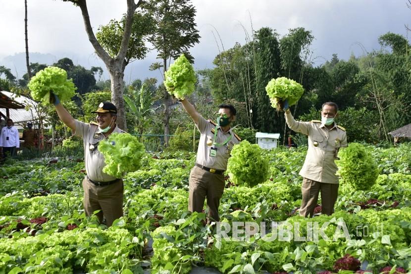Menteri Pertanian, Syahrul Yasin Limpo saat membuka gelar Pengawasan dan Penindakan Karantina Pertanian di Lembang, Selasa (16/6/2020).).