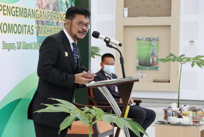  Menteri Pertanian Syahrul Yasin Limpo sebagai pembicara utama yang membahas mengenai strategi pengembangan porang sebagai komoditas unggulan. Mentan menegaskan bahwa kedepan, strategi pengembangan tanaman porang akan dilakukan dengan memacu riset pengolahan dan produk turunannya ke arah industri pangan.