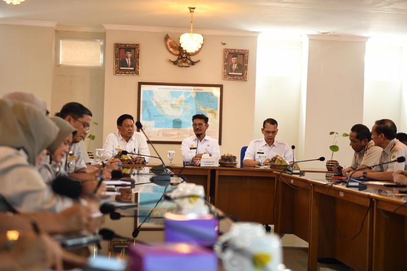  Menteri Pertanian Syahrul Yasin Limpo terus mendorong pengembangan layanan perkarantinaan pertanian secara digital. Digitalisasi layanan karantina ini terus diperkuat sebagai bagian dari akselerasi ekspor pertanian. Selasa (3/3)