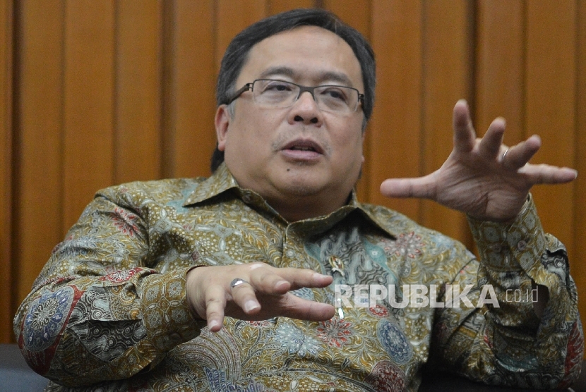  Menteri PPN/Bappenas Bambang Brodjonegoro saat ditemui di ruang kerjanya, Jakarta, Kamis (12/5). 