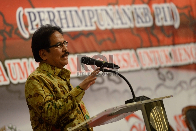 Menteri PPN dan Kepala Bappenas Sofyan Djalil memberikan paparan saat Dialog Kebijakan Ekonomi dalam rangkaian Musyawarah Nasional ke-5 PII di Jakarta, Jumat (13/11). 