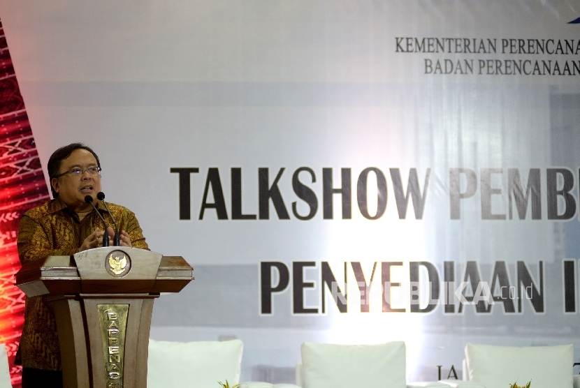 Menteri PPN\Kepala Bappenas Bambang Brodjonegoro memberikan sambutan sebelum Talkshow Pembiayaan Alternatif Penyediaan Infrastruktur di Jakarta, Jumat (17/2).