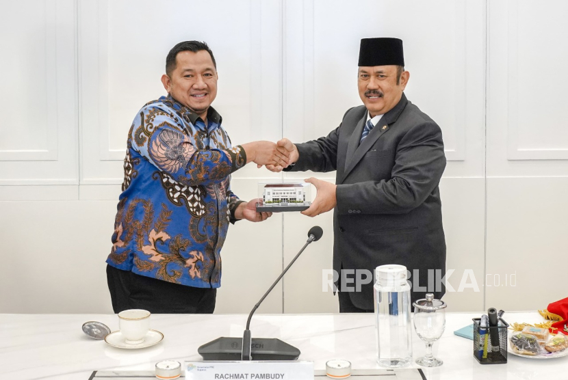 Menteri PPN/Kepala Bappenas Rachmat Pambudi dan Bupati PPU Mudyat Noor.