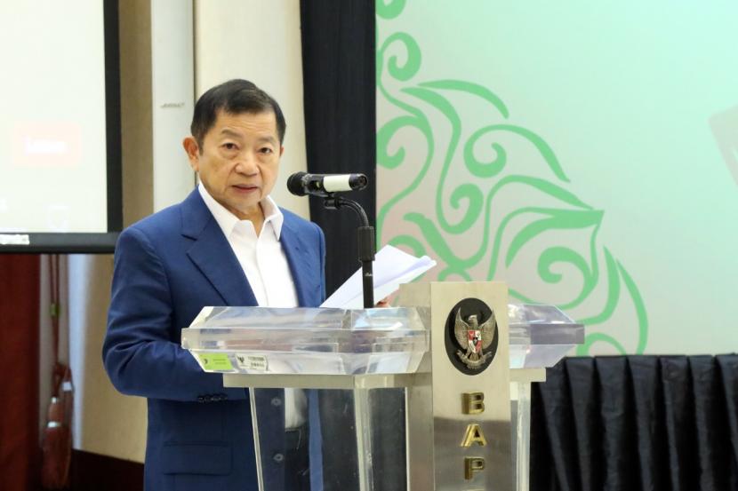 Menteri PPN/Kepala Bappenas Suharso Monoarfa dalam Peluncuran Kerja Sama Reverse Linkage Digital Halal Ecosystem Development yang diselenggarakan Kementerian PPN/Bappenas bersama Universitas Brawijaya, Islamic Development Bank (IsDB), dan Serunai Commerce Malaysia, Senin (28/3).