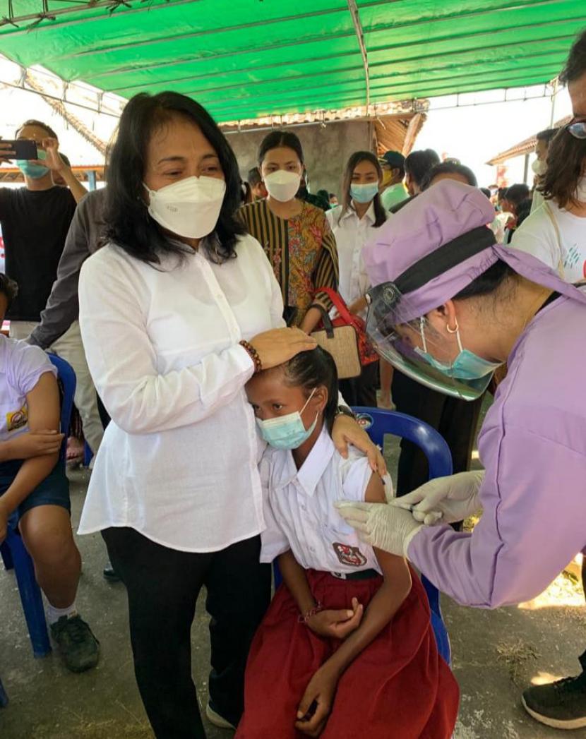 Menteri PPPA Tinjau Sentra Vaksin UID-Gajah Tunggal di Bali