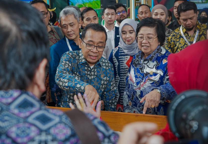 Menteri Pratikno menyampaikan apresiasi kepada Menteri LHK Siti Nurbaya atas penyelenggaraan Festival LIKE.