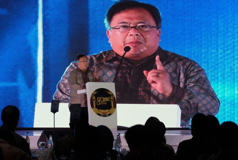 Menteri Riset dan Teknologi / Kepala Badan Riset dan Inovasi Nasional (BRIN) Bambang Permadi Soemantri Brodjonegoro menyampaikan pandangannya dalam Asia Sustainability Reporting Rating (ASRRAT) 2019 ke-15 dan Konferensi Praktisi Keberlanjutan ke-4 di Nusa Dua, Bali, Sabtu (23/11/2019). 