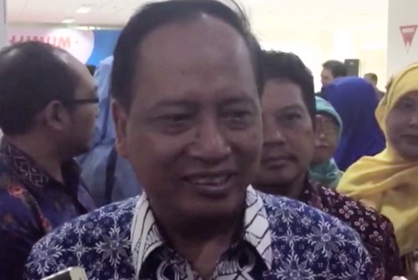 Indonesian Minister of Research, Technology, and Higher Education Mohamad Nasir