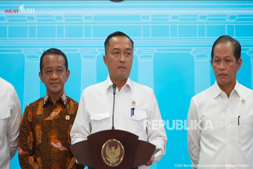 Menteri Sekretaris Negara (Mensesneg) Prasetyo Hadi dalam konferensi pers di Kantor Presiden, Kompleks Istana Kepresidenan Jakarta, Selasa (10/6/2025).