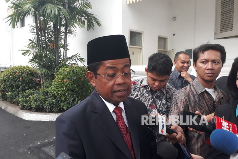 Menteri Sosial Idrus Marham memberika  keterangan pers usai pelantikannya di Istana Negara, Rabu (17/1).