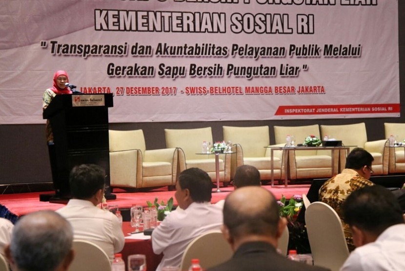 Menteri Sosial Khofifah Indar Parawansa mengajak aparat sipil negara meningkatkan komitmen penerapan akuntabilitas publik. Hal ini terkait jelang pelaksanaan tahun anggaran 2018