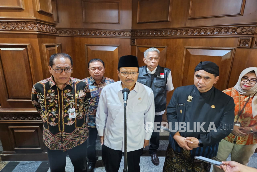 DEN Ungkap 45 Persen Bansos Salah Sasaran, Begini Respons Mensos